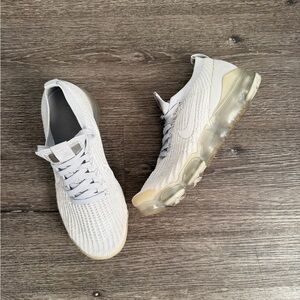 Nike Women's White and Gray Sneakers